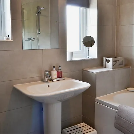 Apple Tree House * Scarborough